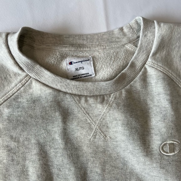 Champion Men’s White Sweatshirt - Picture 3 of 3